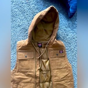 Wrangler work wear vest. NWOT!